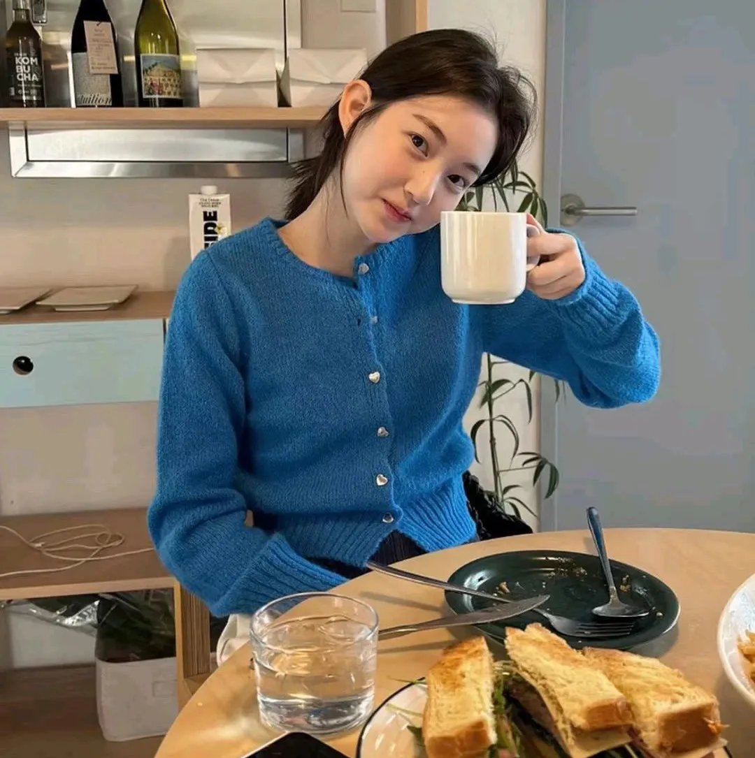 弟弟别闹姐姐抱抱